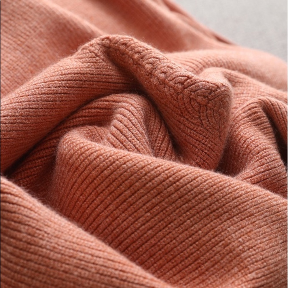Turtleneck Winter Sweater - Picture 7 of 8